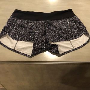 Lululemon Speed Up Short 4” lined size 6